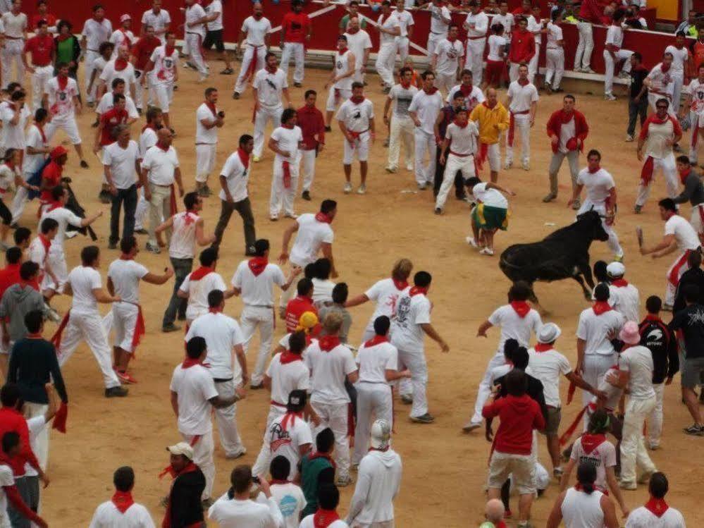 فندق Aizoáinفي  Pamplona Camping المظهر الخارجي الصورة