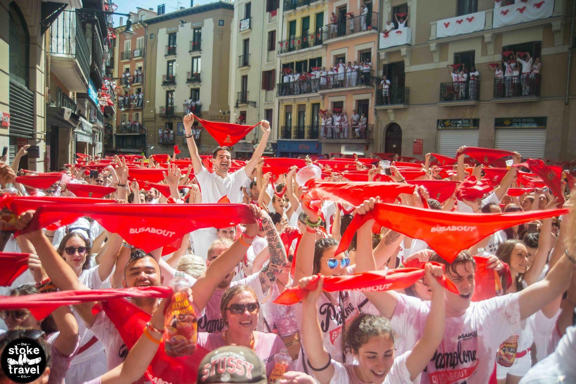 فندق Aizoáinفي  Pamplona Camping المظهر الخارجي الصورة