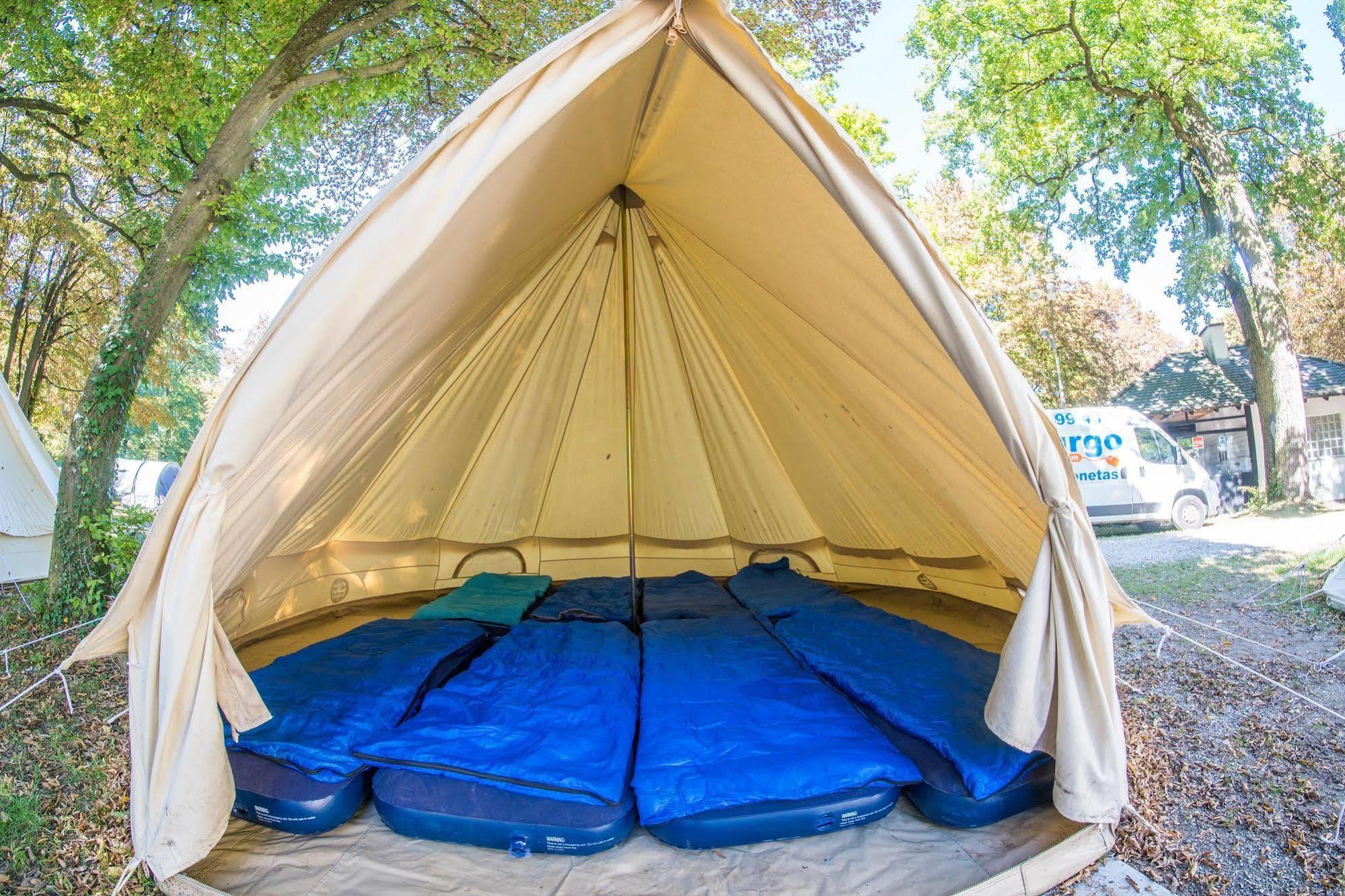 فندق Aizoáinفي  Pamplona Camping المظهر الخارجي الصورة